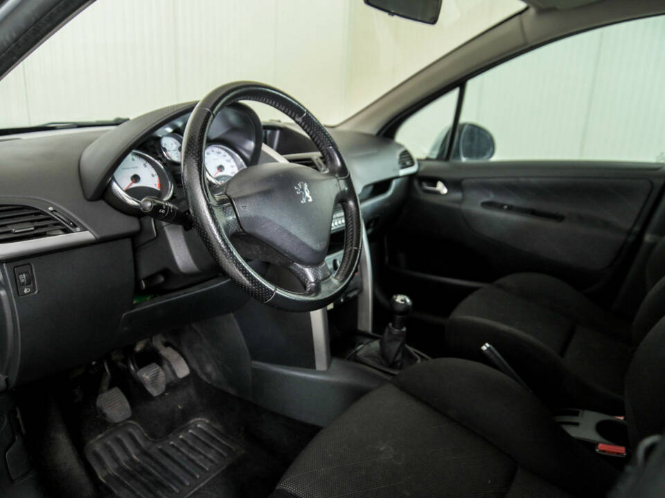 Immagine 3/15 di Peugeot 207 1.4 (2006)