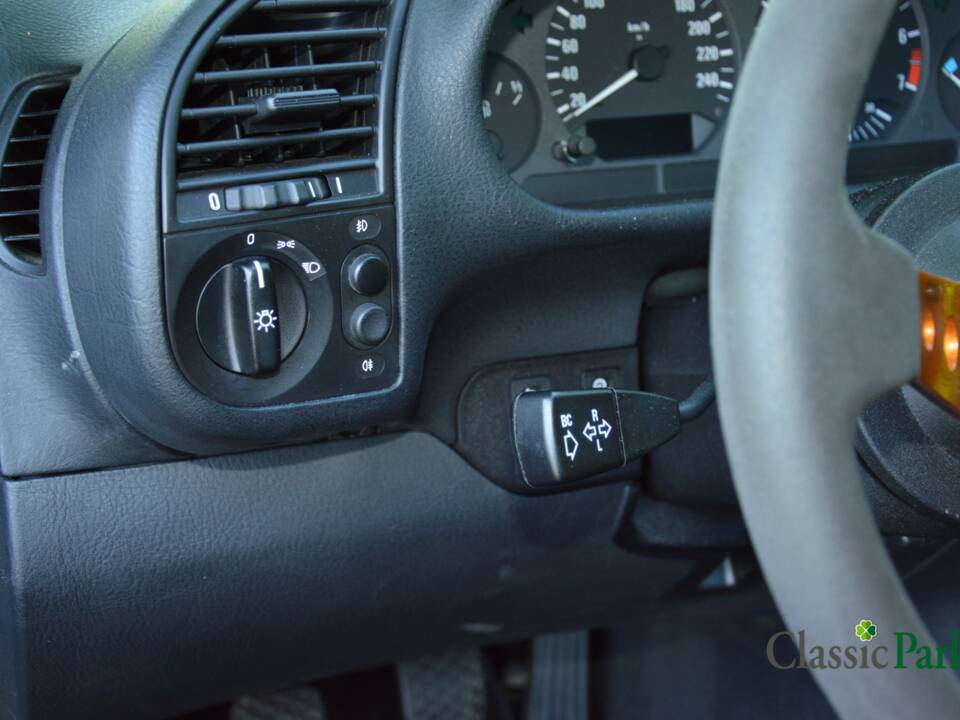 Image 29/50 de BMW 323i (1998)