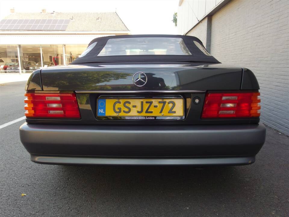 Image 8/96 of Mercedes-Benz 300 SL (1992)