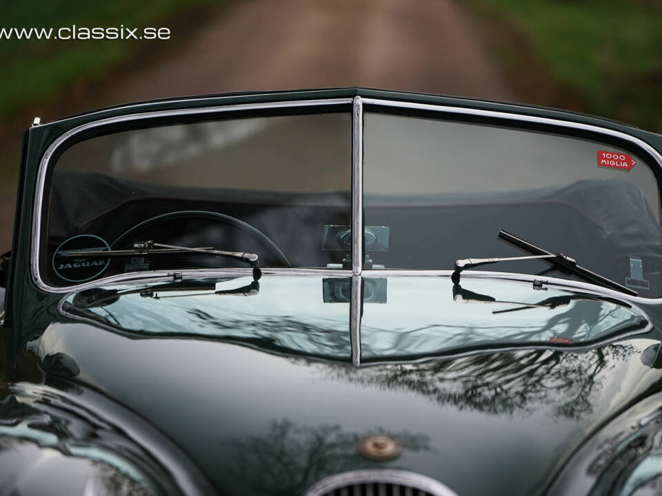 Image 3/23 of Jaguar XK 120 DHC (1954)