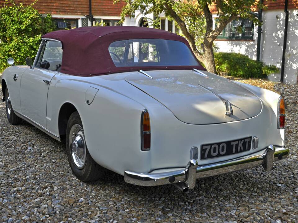 Image 15/38 of Alvis TD 21 (1962)