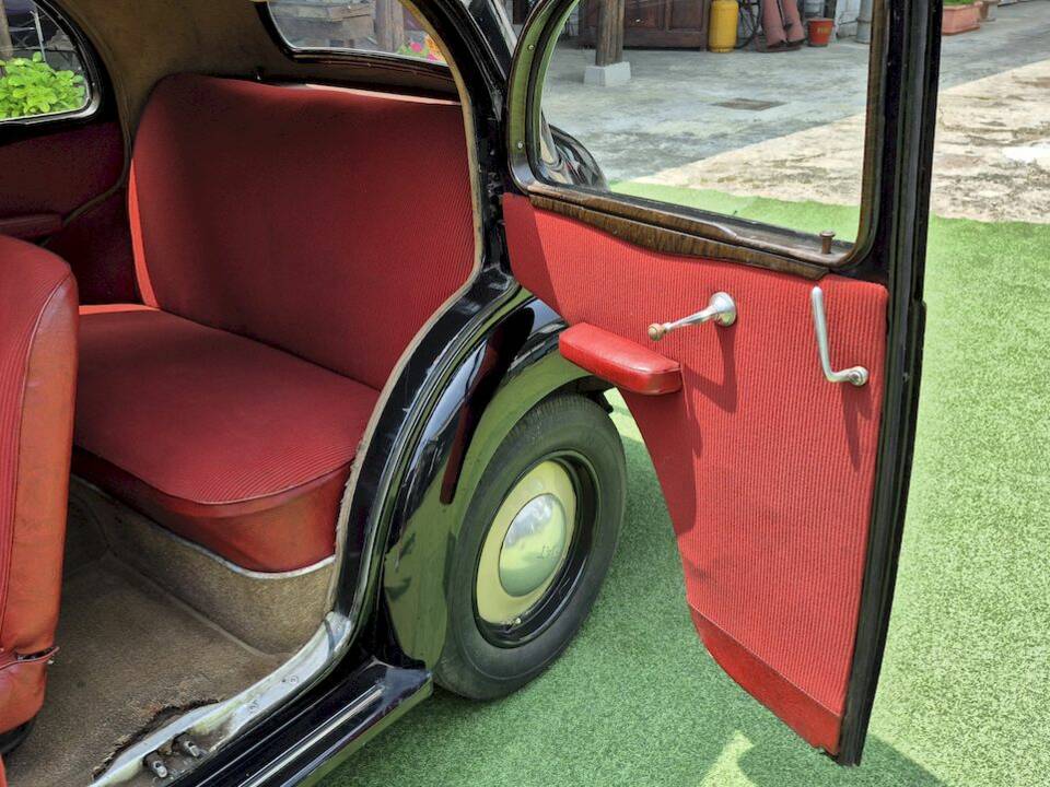 Image 23/47 of FIAT 1100 E (1952)