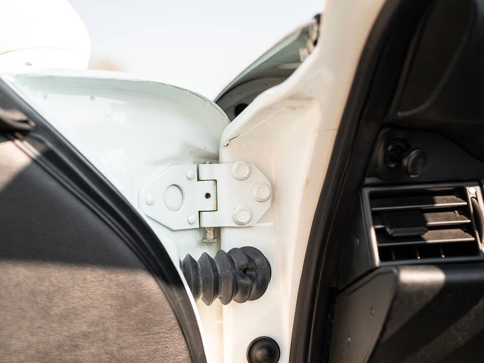 Image 44/48 of Porsche 911 Carrera 4 (1992)