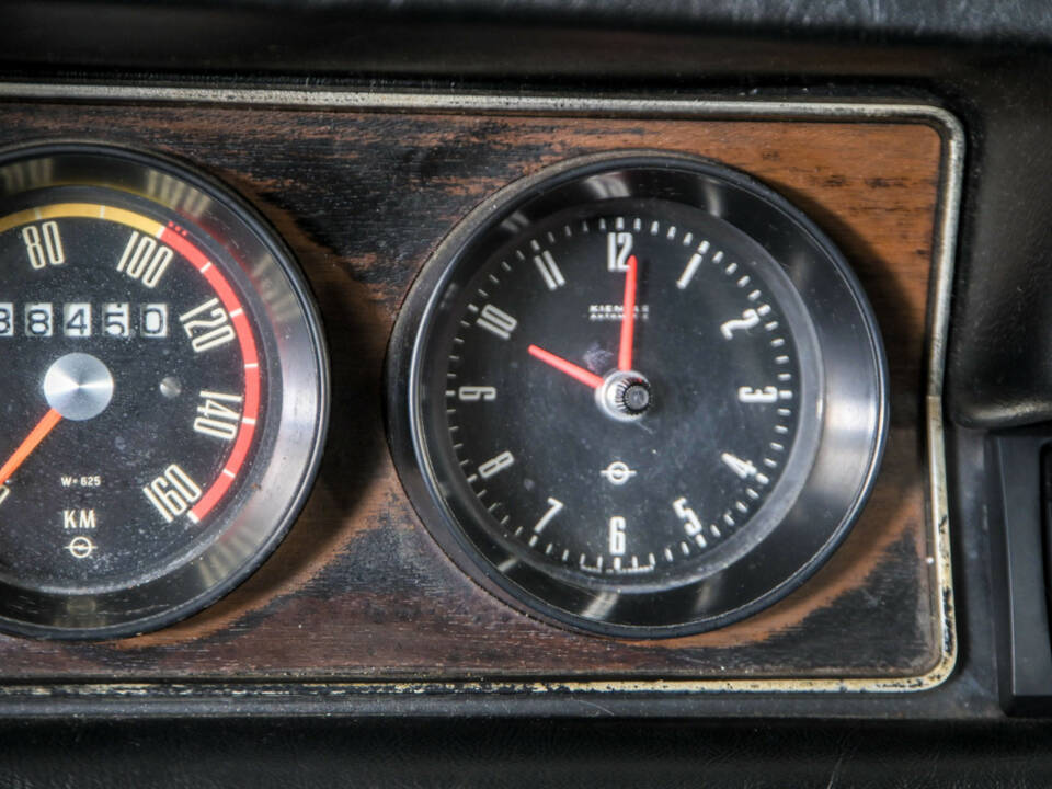 Image 21/50 of Opel Olympia 1700 S (1968)
