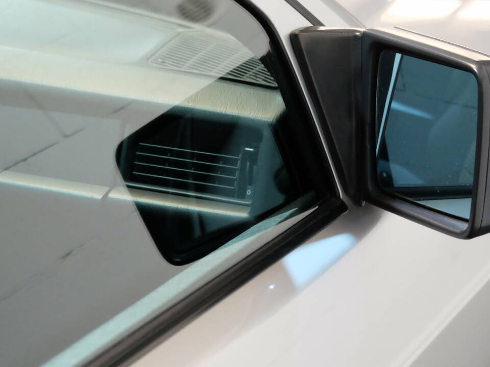 Bild 22/32 von Mercedes-Benz 190 E 1.8 (1991)