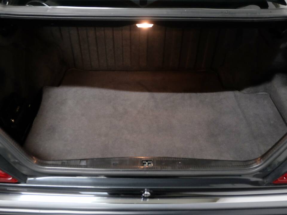 Bild 36/40 von Mercedes-Benz E 500 (1993)