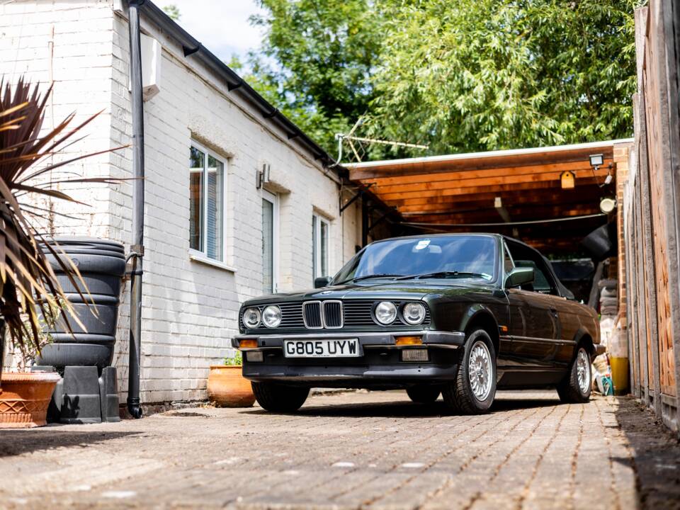 Bild 17/47 von BMW 320i (1990)