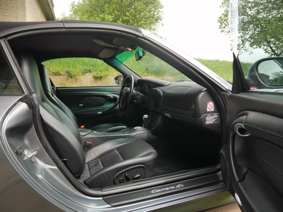 Bild 17/26 von Porsche 911 Carrera 4S (1900)