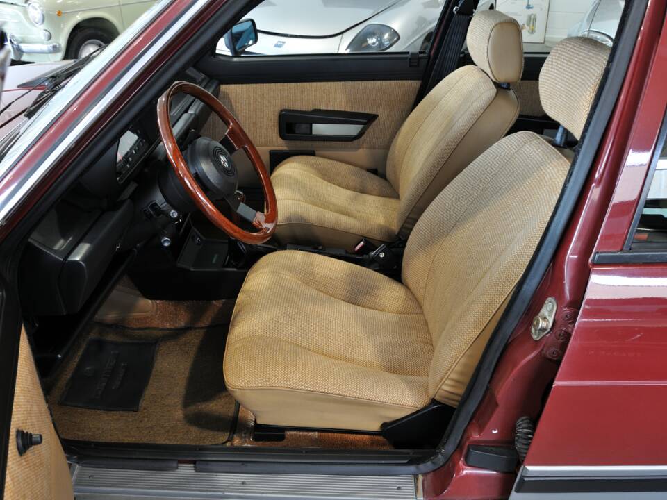 Bild 19/50 von Alfa Romeo Giulietta 1.8 (1985)