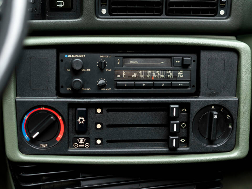 Immagine 29/43 di BMW 528i (1986)