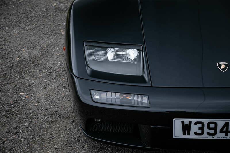 Image 26/43 of Lamborghini Diablo VT 6.0 (2000)