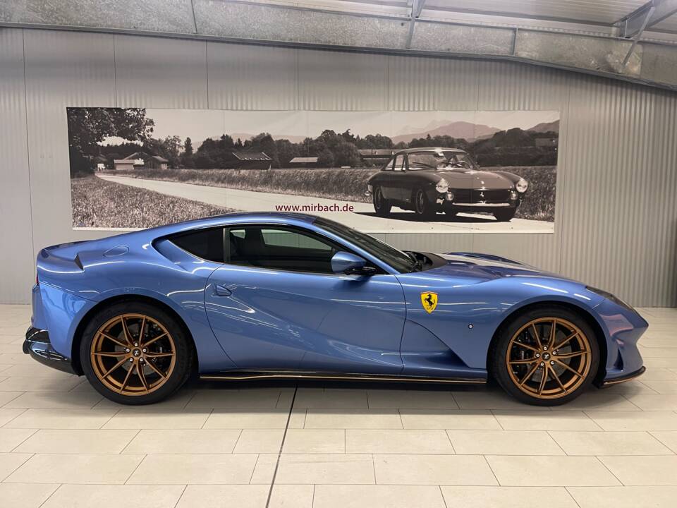 Image 2/20 of Ferrari 812 Superfast (2020)