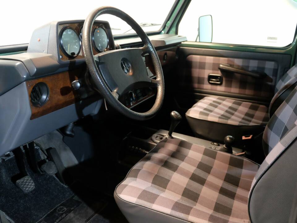 Bild 7/26 von Mercedes-Benz 250 GD (lang) (1989)