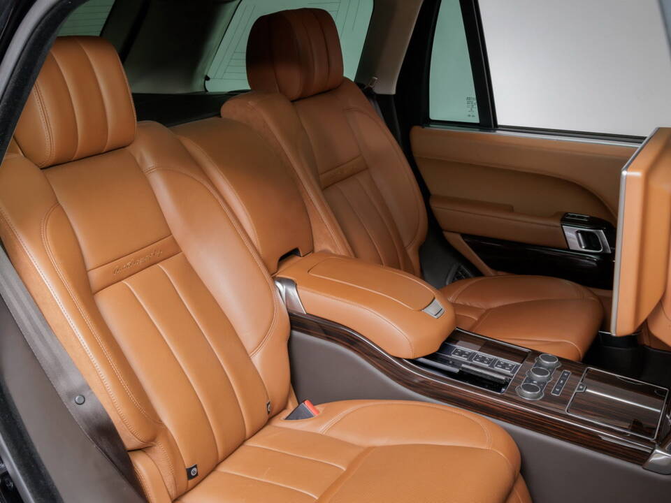 Bild 24/34 von Land Rover Range Rover Autobiography SDV8 (2015)