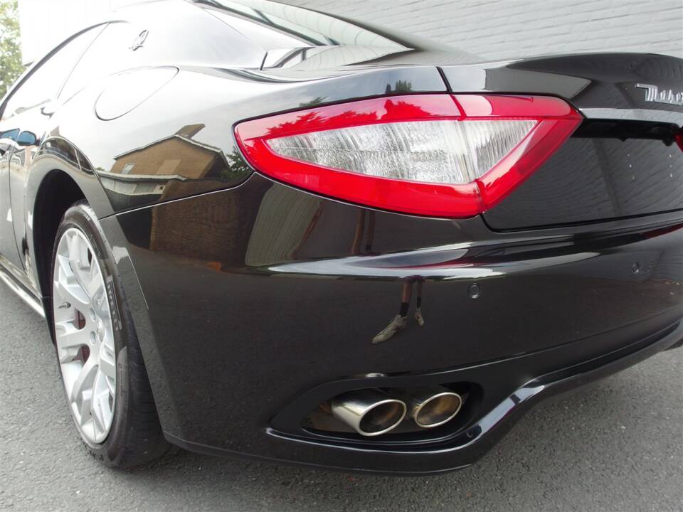 Afbeelding 44/100 van Maserati GranTurismo S (2010)