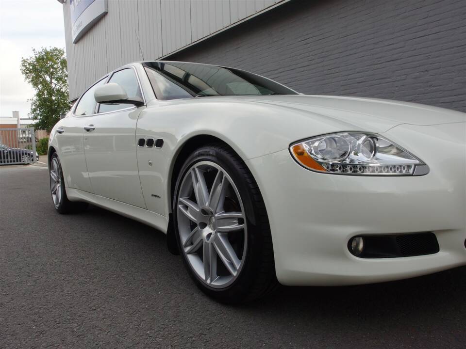 Image 18/99 de Maserati Quattroporte 4.2 (2010)