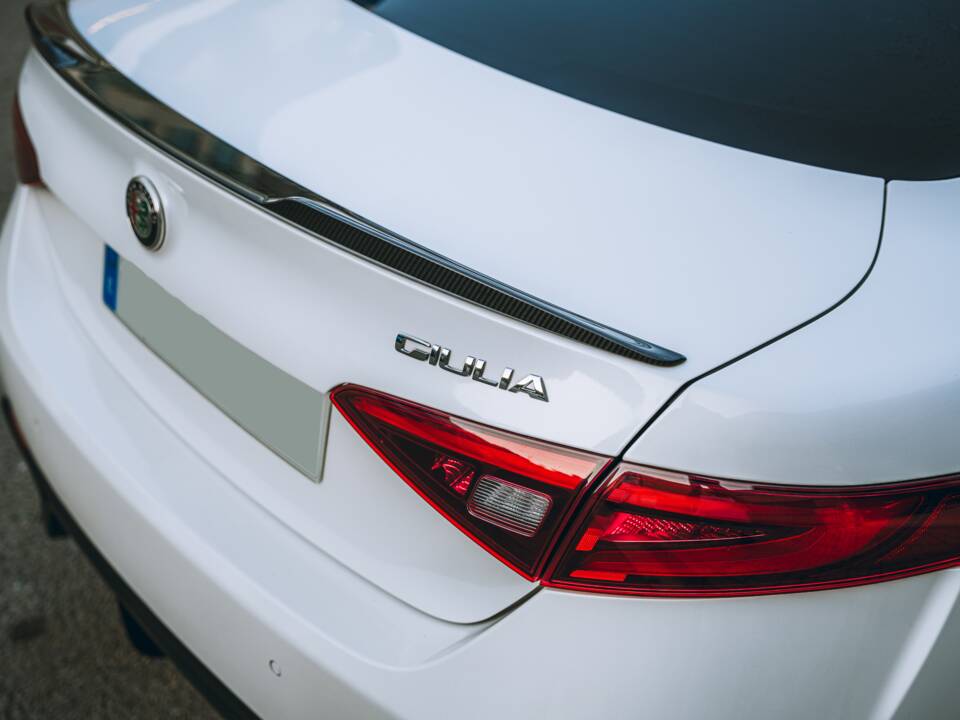 Bild 11/26 von Alfa Romeo Giulia Quadrifoglio (2017)