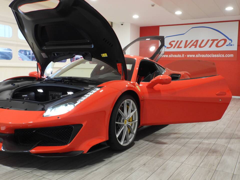Image 12/15 de Ferrari 488 Pista (2019)