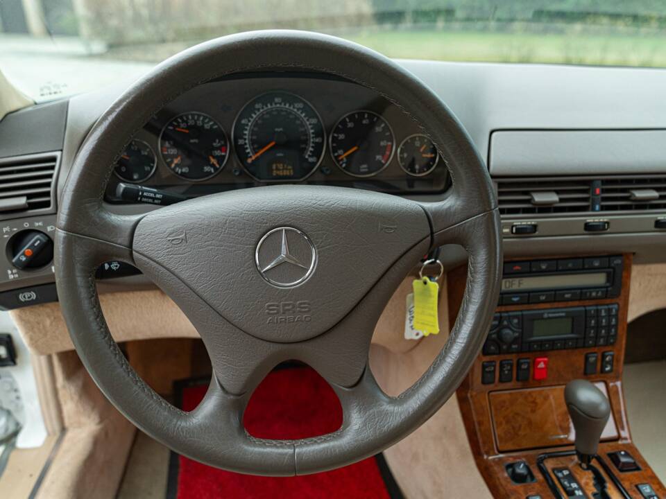 Image 48/50 of Mercedes-Benz SL 500 (1999)