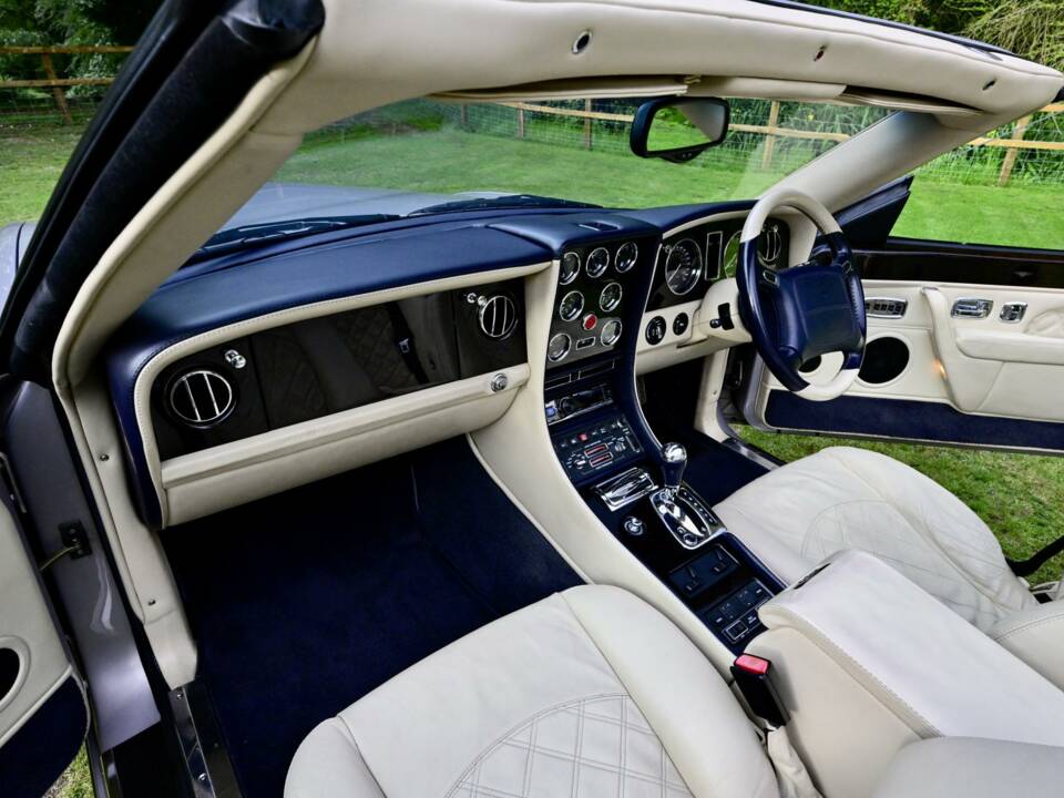 Bild 45/50 von Bentley Azure (2003)