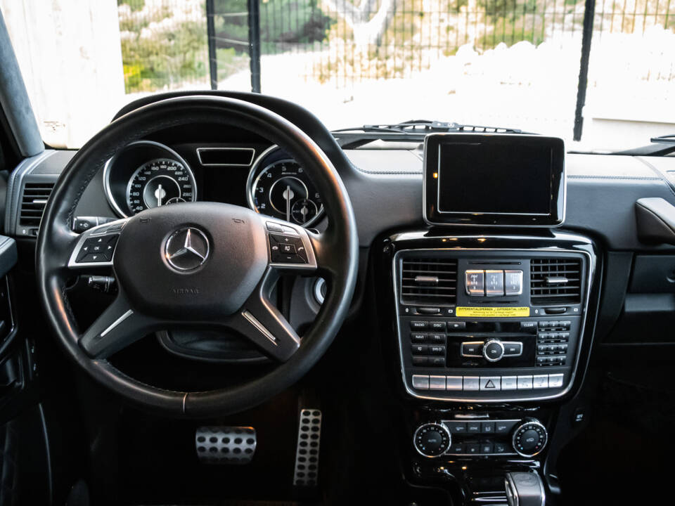 Immagine 39/50 di Mercedes-Benz G 63 AMG (LWB) (2013)