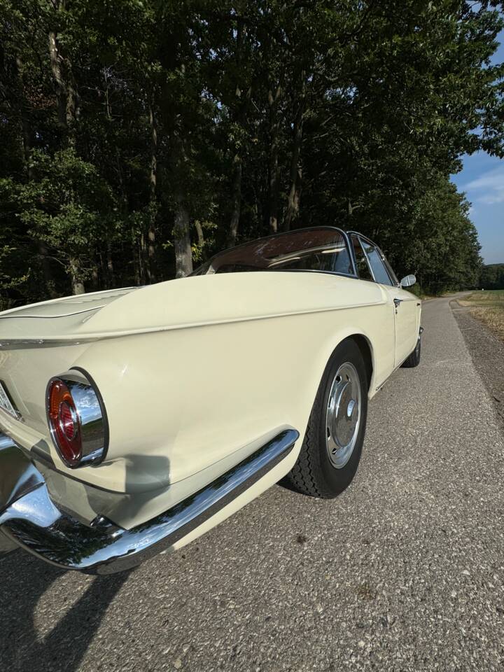 Image 18/45 of Volkswagen Karmann Ghia 1600 L (1966)