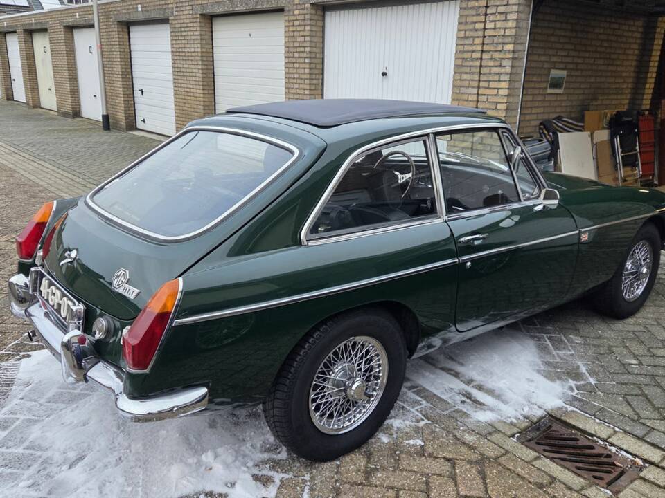 Afbeelding 8/8 van MG MGB GT (1975)