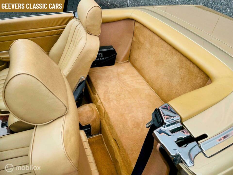 Image 13/17 de Mercedes-Benz 560 SL (1988)