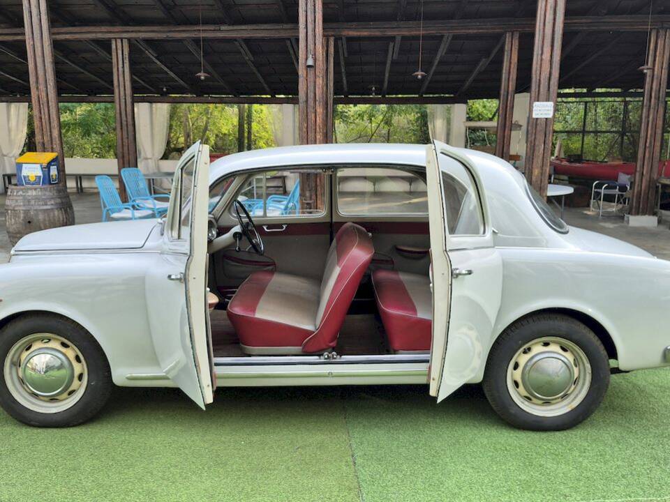 Image 30/53 of Lancia Appia C10 (1957)