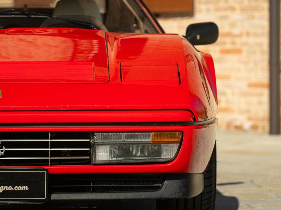 Afbeelding 13/50 van Ferrari 208 GTS Turbo (1986)