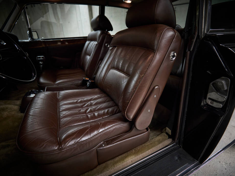 Image 64/99 of Rolls-Royce Corniche I (1979)
