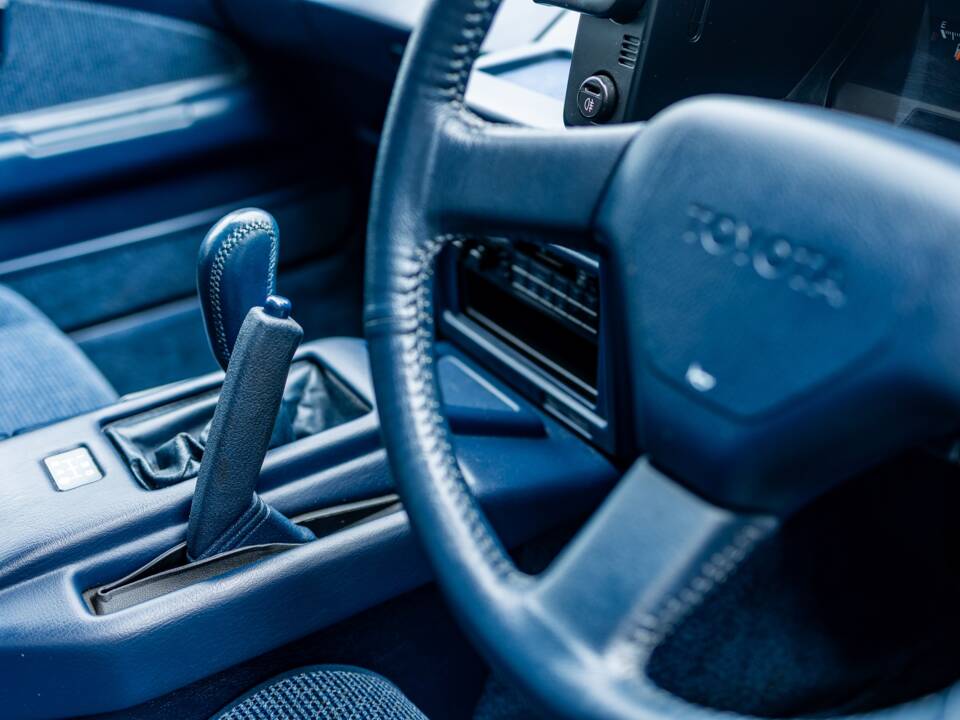 Image 24/49 of Toyota MR2 (1989)