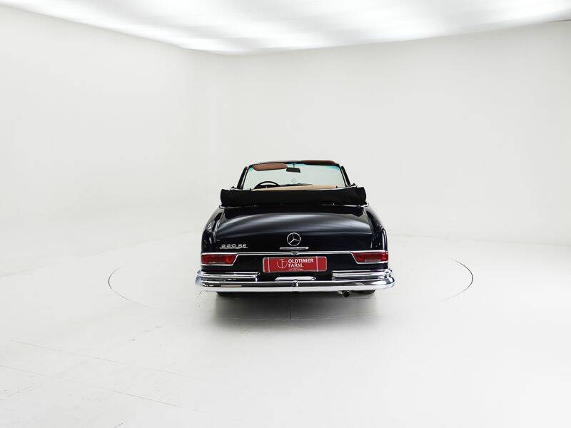 Imagen 4/15 de Mercedes-Benz 220 SE b (1964)