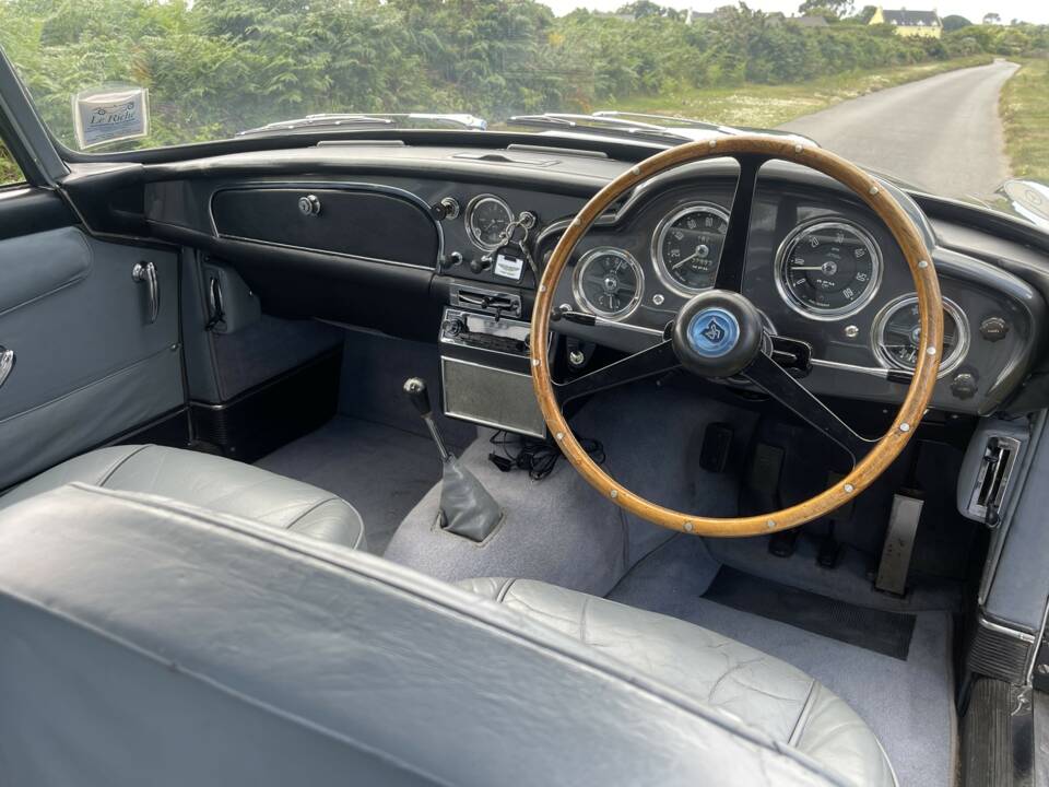 Image 8/12 of Aston Martin DB 4 (1959)