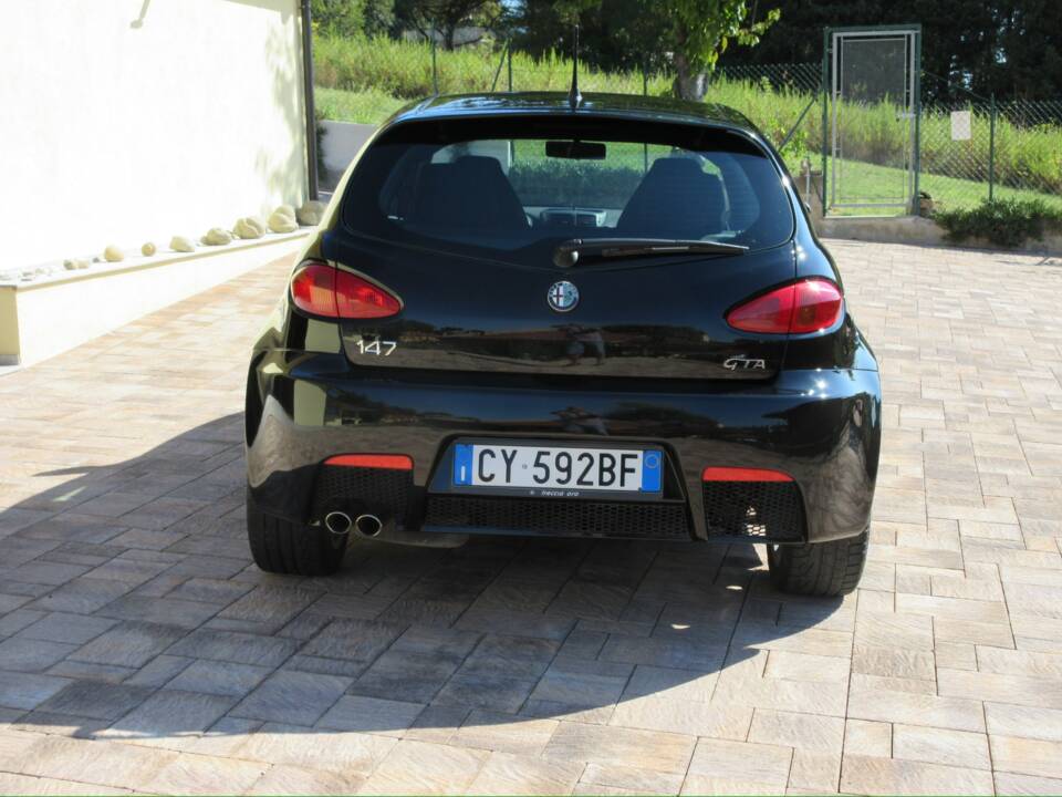 Bild 5/28 von Alfa Romeo 147 3.2 GTA (2004)