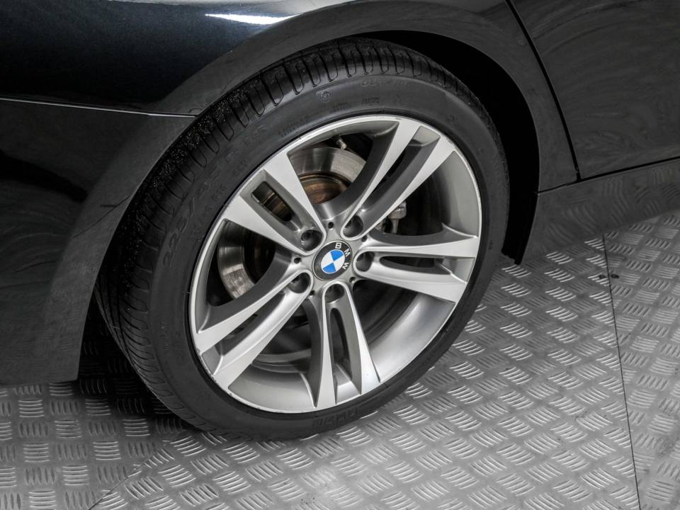 Immagine 34/50 di BMW 328i (2012)
