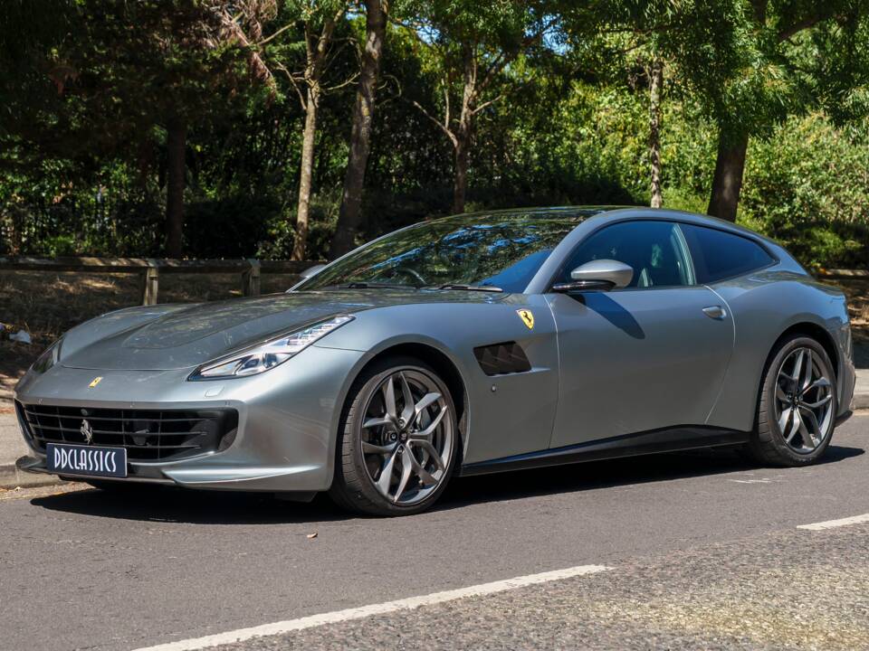 Bild 1/36 von Ferrari GTC4Lusso T (2020)