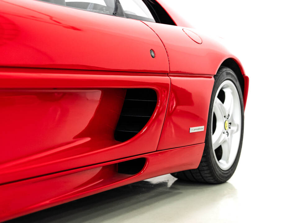 Image 19/55 of Ferrari F 355 Berlinetta (1994)