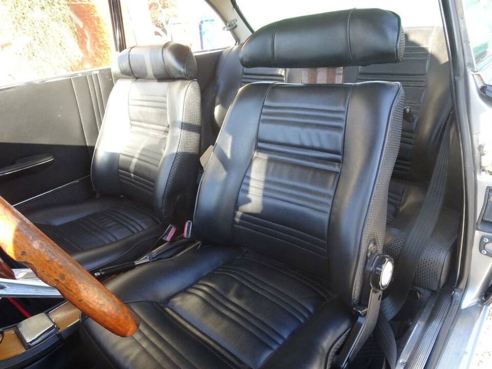 Image 32/50 of Alfa Romeo 1750 GT Veloce (1971)