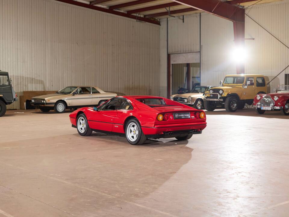 Image 16/79 of Ferrari 328 GTB (1985)