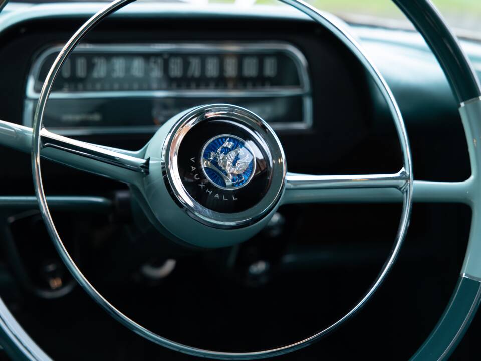 Bild 37/50 von Vauxhall Cresta (1961)