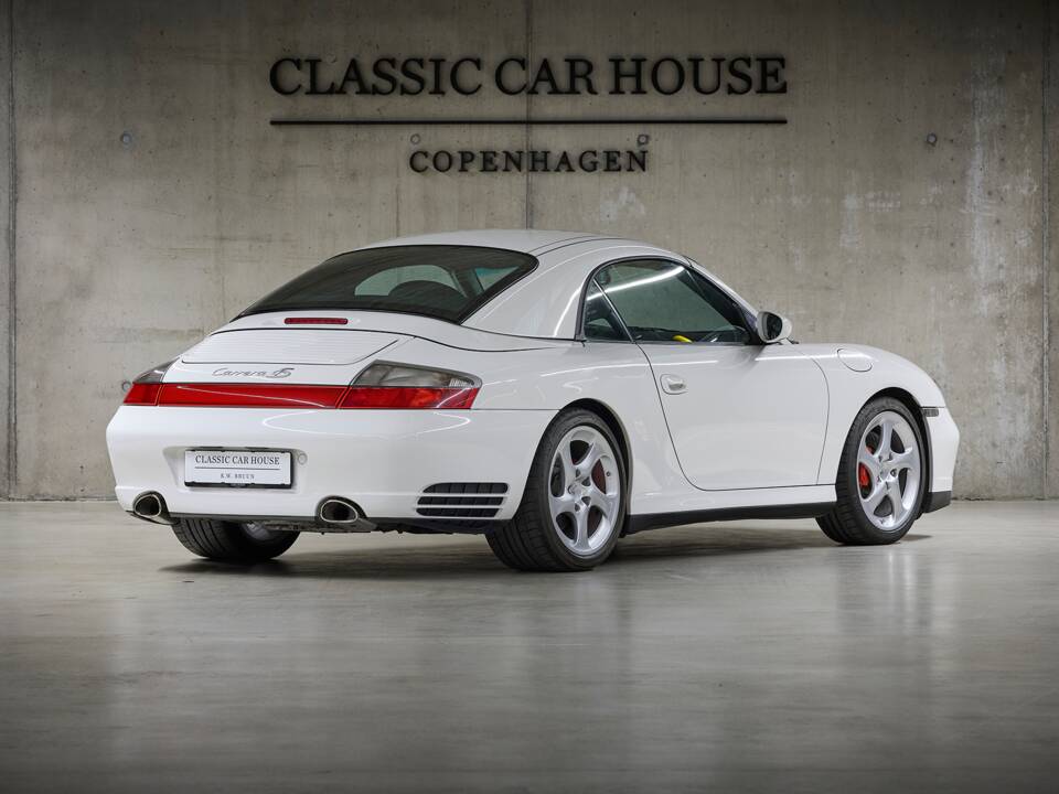 Imagen 16/98 de Porsche 911 Carrera 4S (2004)