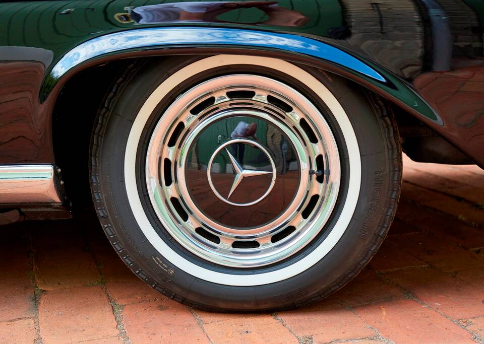 Image 98/188 of Mercedes-Benz 280 SE 3,5 (1971)
