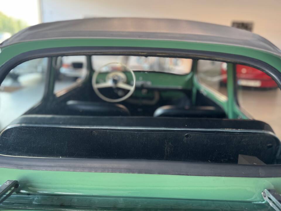 Immagine 13/36 di SEAT 600 D (1966)