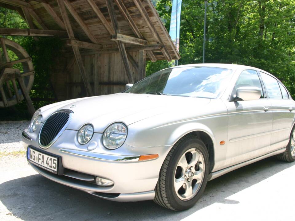 Bild 3/51 von Jaguar S-Type 4.0 V8 (2000)