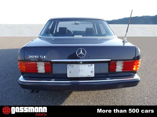 Image 7/15 of Mercedes-Benz 300 SE (1989)