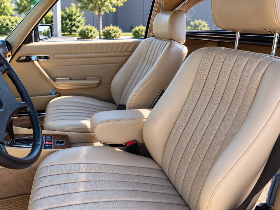 Image 5/5 of Mercedes-Benz 420 SL (1986)