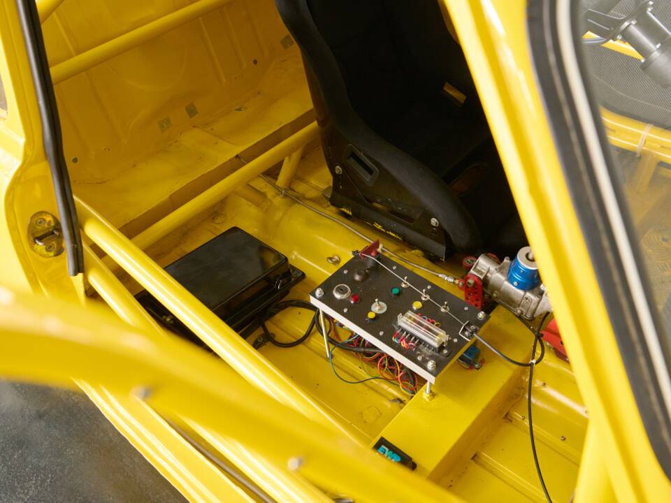 Bild 46/50 von Rover Mini 1.3i (1993)
