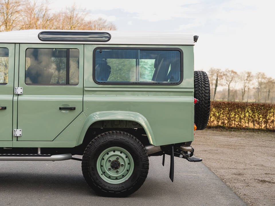 Bild 29/37 von Land Rover Defender (2016)