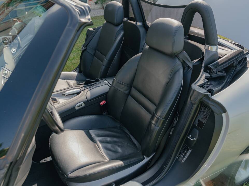 Image 130/185 of BMW Z8 (2001)